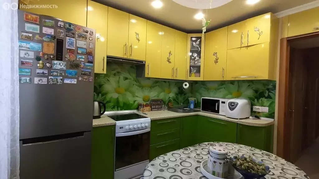 3-комнатная квартира: Омск, улица Дмитриева, 15/1 (64.2 м) - Фото 1