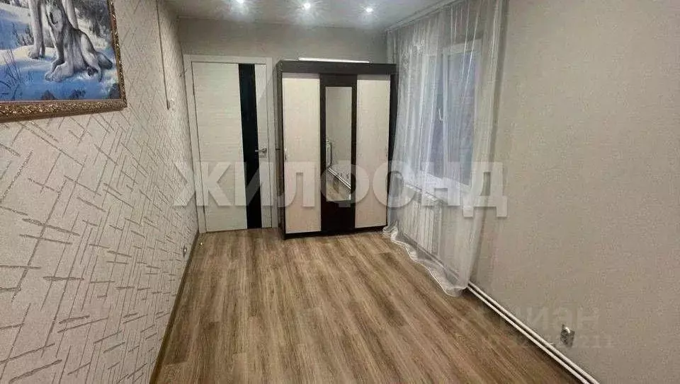 3-к кв. Новосибирская область, Новосибирск Учительская ул., 17/1 (62.6 ... - Фото 1