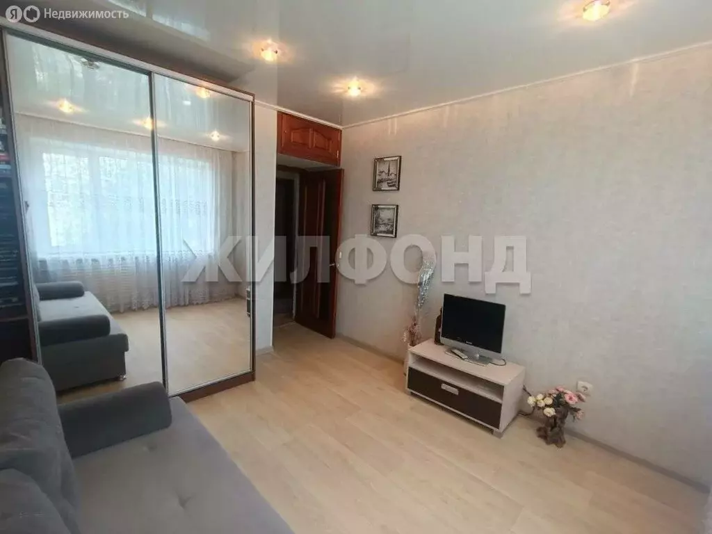 3-комнатная квартира: Барнаул, Кавалерийская улица, 3 (62.3 м) - Фото 2