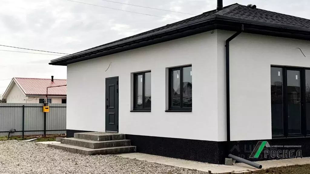 Дом в Волгоградская область, Средняя Ахтуба городское поселение, ... - Фото 2