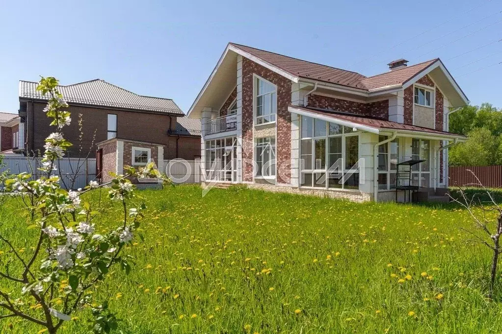 Дом в Москва д. Софьино, Гайд Парк кп,  (200 м) - Фото 1