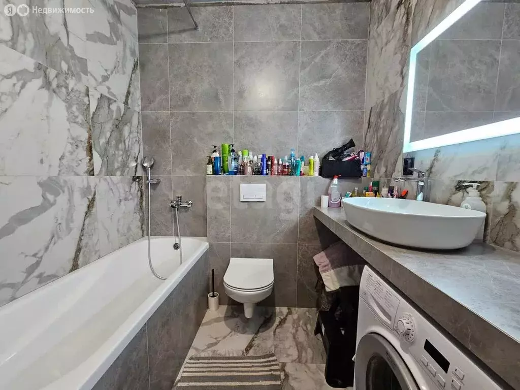 3-комнатная квартира: Тюмень, Дамбовская улица, 29к1 (68.1 м) - Фото 1