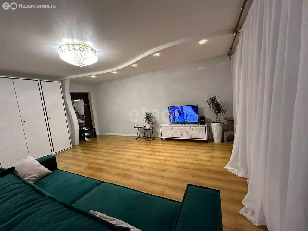2-комнатная квартира: Нижний Тагил, улица Папанина, 27 (65 м) - Фото 1