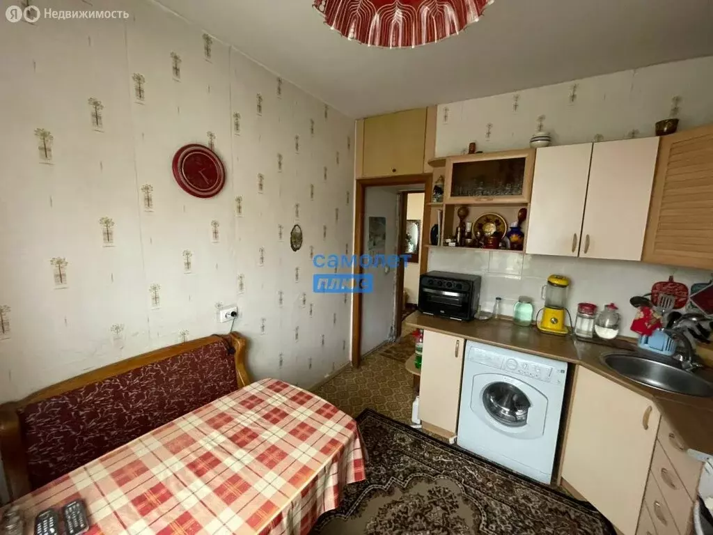 3-комнатная квартира: Бийск, улица Ильи Мухачёва, 232 (64 м) - Фото 1