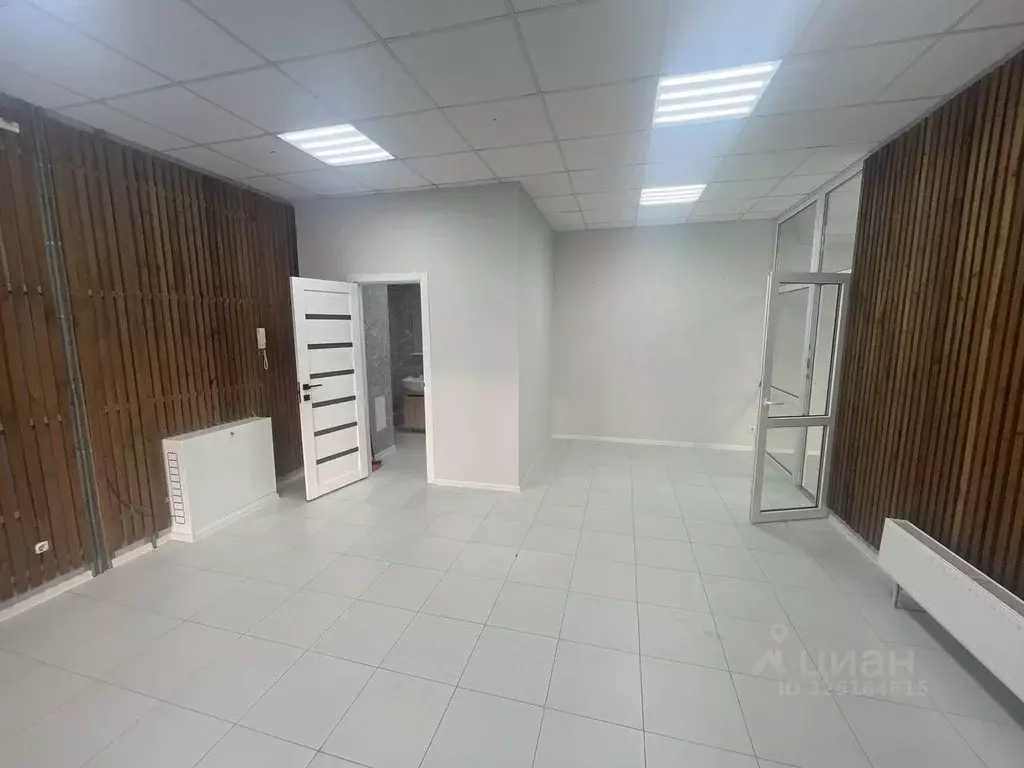 Торговая площадь в Татарстан, Казань ул. Рауиса Гареева, 105Б (60 м) - Фото 2