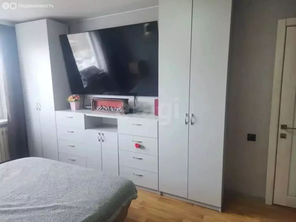 3-комнатная квартира: Елизово, улица Завойко, 81 (68.3 м) - Фото 1