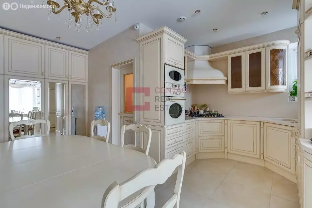 Дом в Одинцовский городской округ, посёлок Барвиха (300 м) - Фото 1