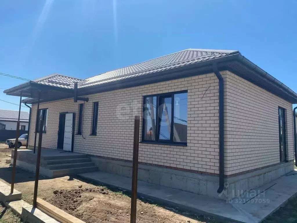 Дом в Краснодарский край, Темрюк Славянская ул. (92 м) - Фото 1