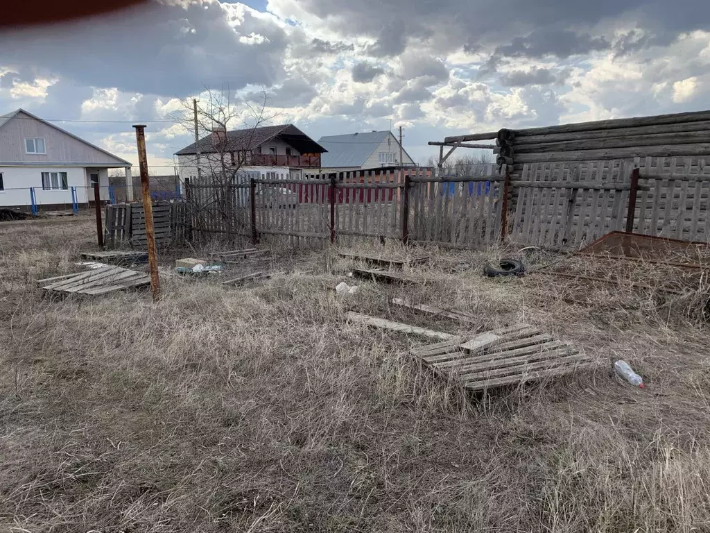 Участок в Саратовская область, Красный Октябрь рп ул. Мелиораторов, 11 ... - Фото 2