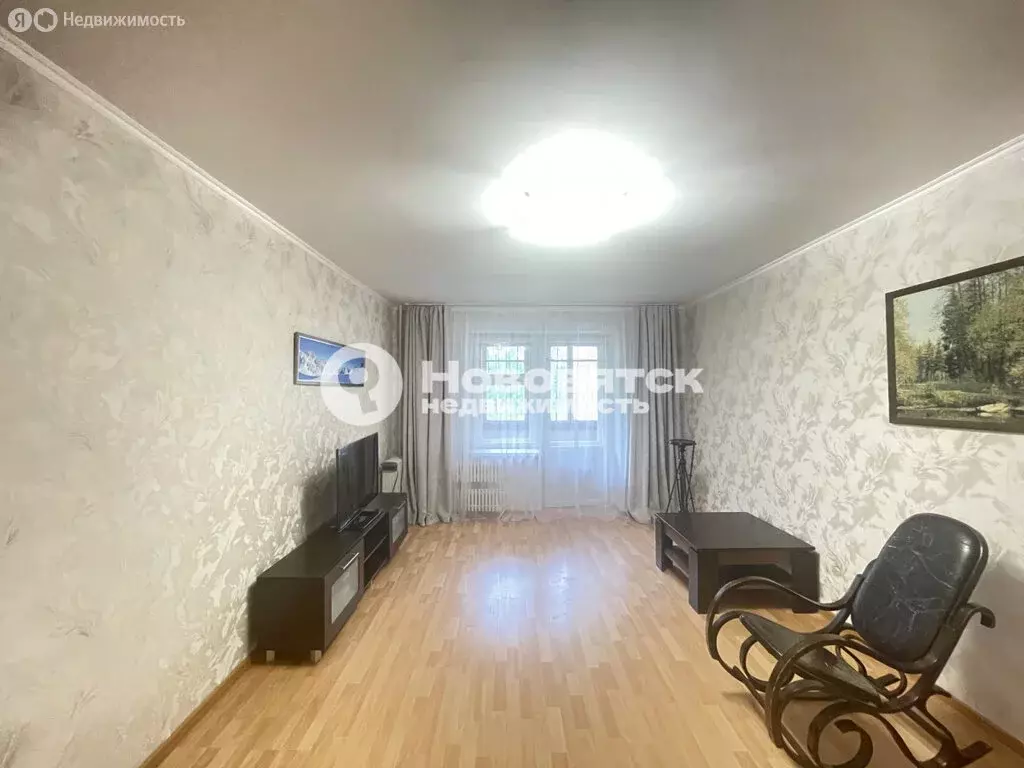 3-комнатная квартира: Киров, Нововятский район, улица МОПРа, 1А (70.8 ... - Фото 1