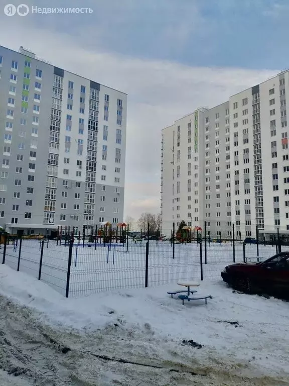 3-комнатная квартира: Уфа, улица Гази Загитова, 11 (64 м) - Фото 1