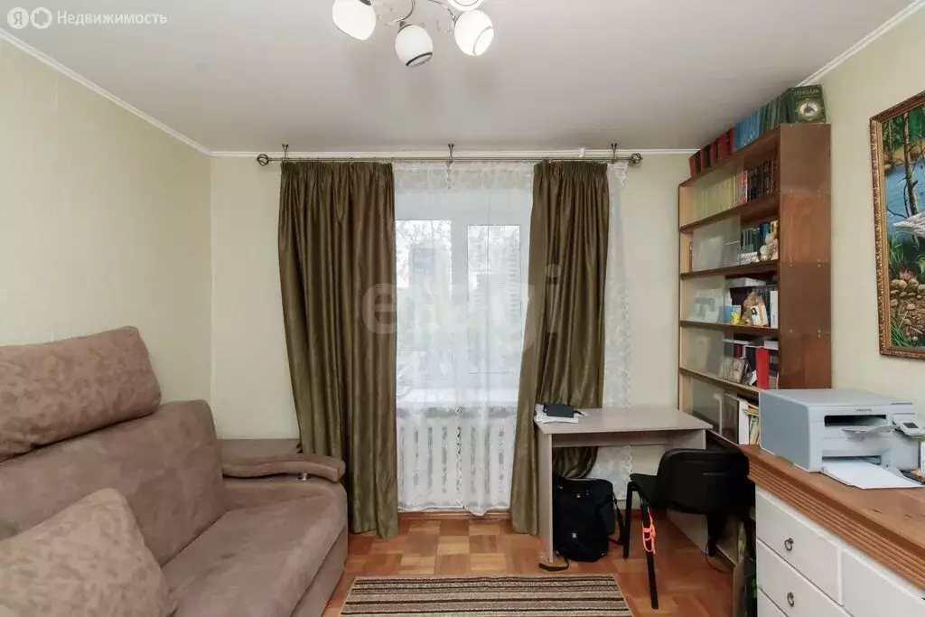 3-комнатная квартира: Тюмень, улица Монтажников, 18 (62.7 м) - Фото 2