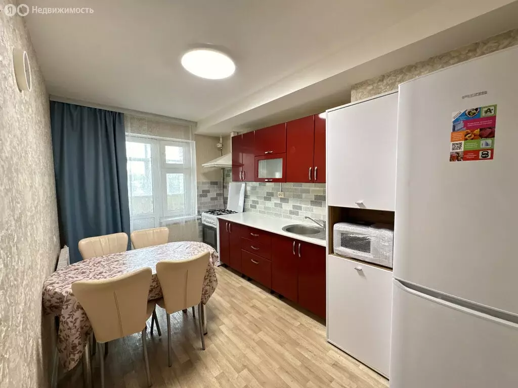 3-комнатная квартира: Казань, улица Хайдара Бигичева, 33 (73 м) - Фото 0