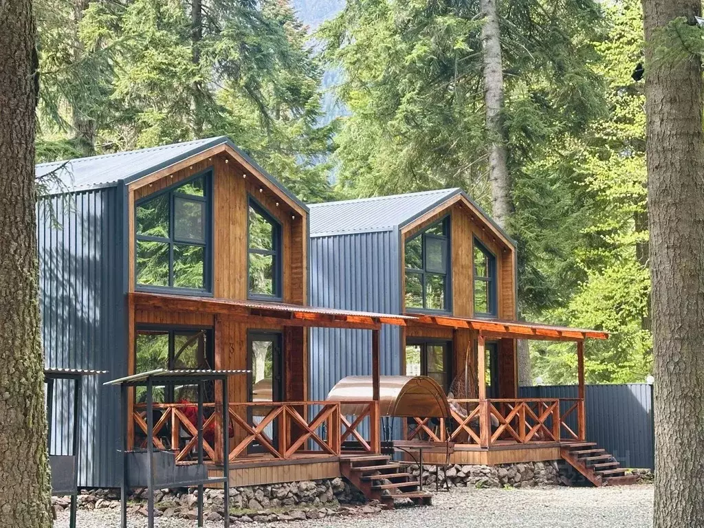 Дом в Карачаево-Черкесия, Зеленчукский район, с. Архыз 53/19 (78 м) - Фото 1