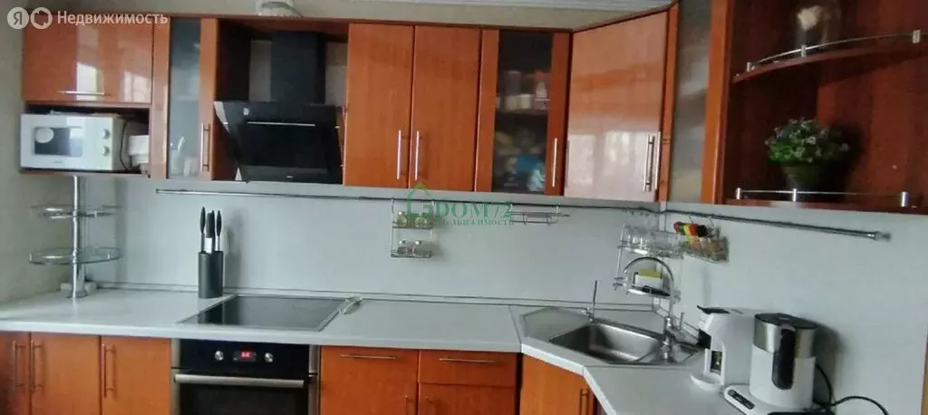 3-комнатная квартира: Тобольск, 6-й микрорайон, 17А (70.2 м) - Фото 1
