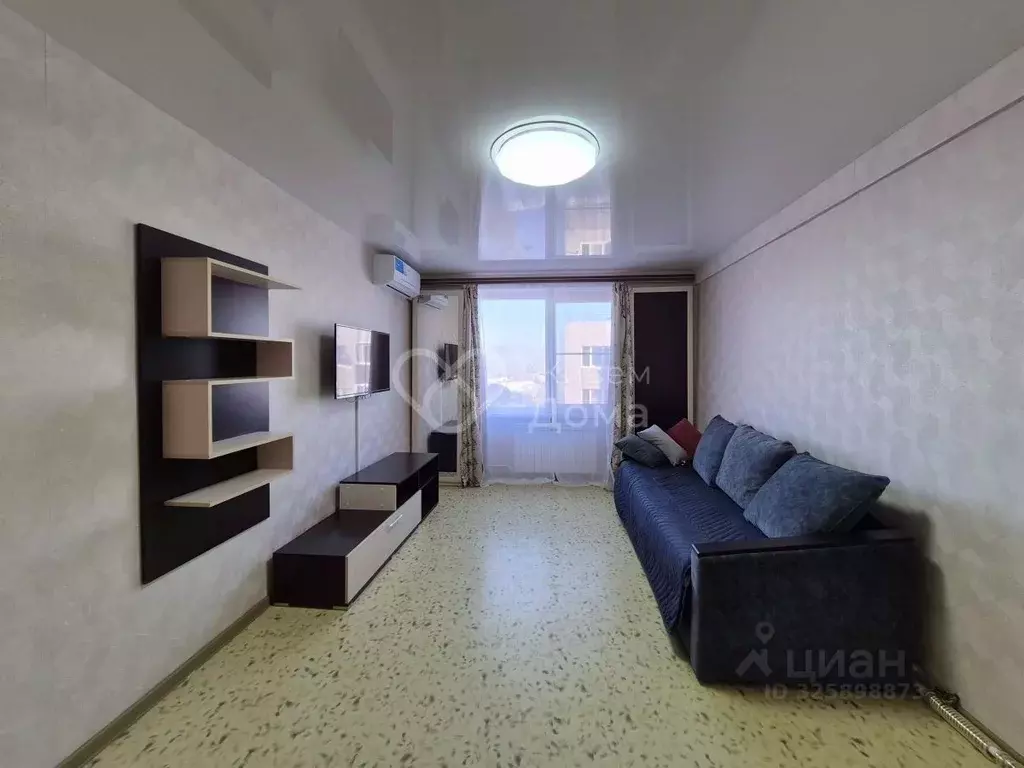 1-к кв. Волгоградская область, Волгоград ул. Академика Комарова, 67 ... - Фото 1