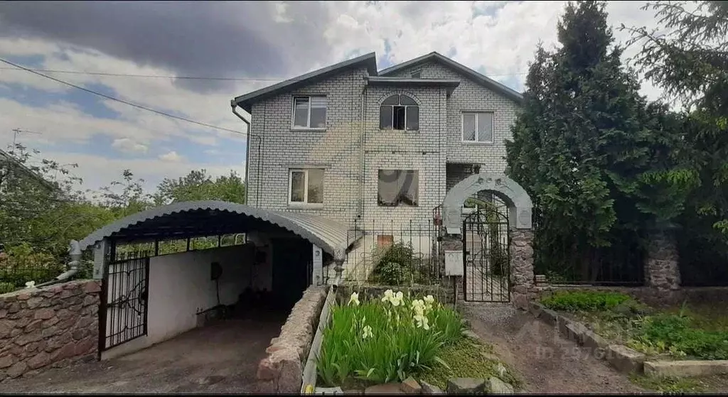 Дом в Белгородская область, Старый Оскол ул. Майсюка (302 м) - Фото 0