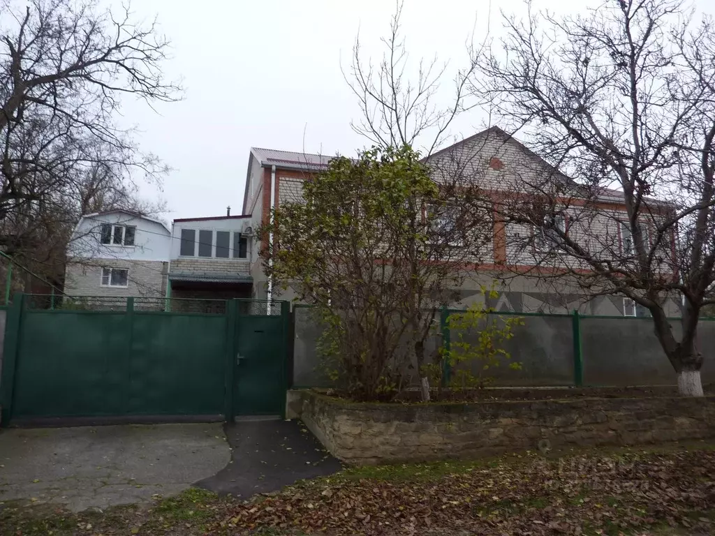 Дом в Ставропольский край, Светлоград г. Петровский муниципальный ... - Фото 1