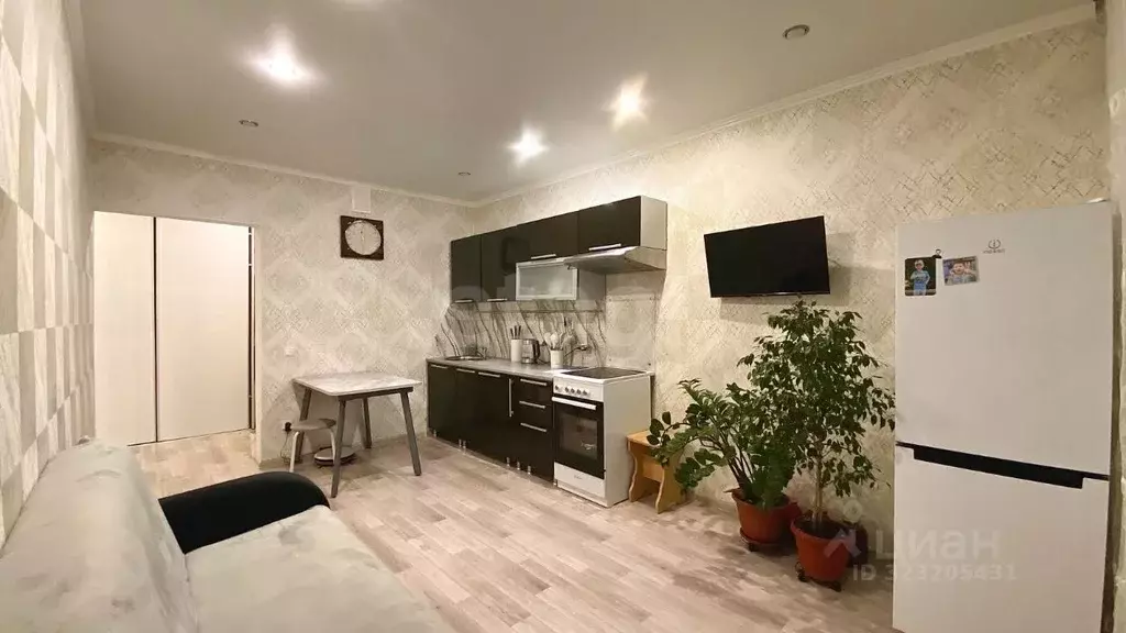 1-к кв. Оренбургская область, Оренбург Салмышская ул., 9/5 (40.0 м) - Фото 1