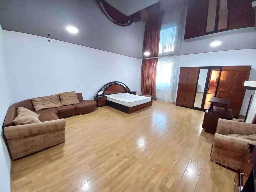 Дом в Крым, Евпатория ул. Интернациональная (250 м) - Фото 1