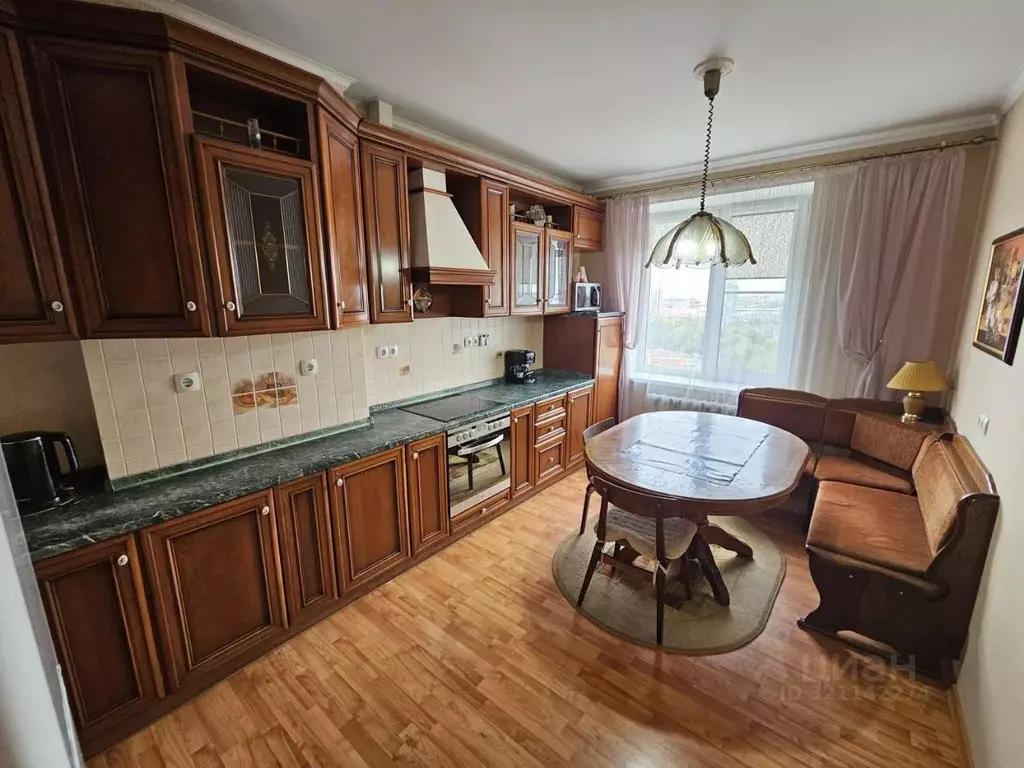 2-к кв. Омская область, Омск Омская ул., 77/2 (80.0 м) - Фото 0