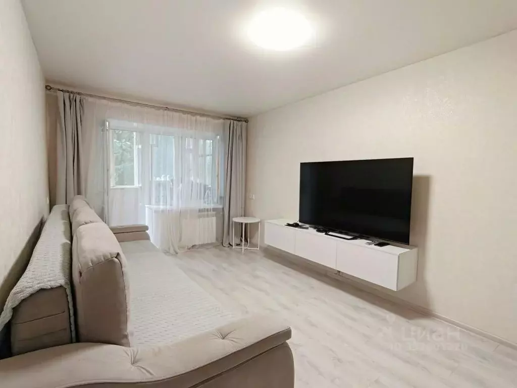 2-к кв. Татарстан, Казань ул. Максимова, 45А (42.4 м) - Фото 1
