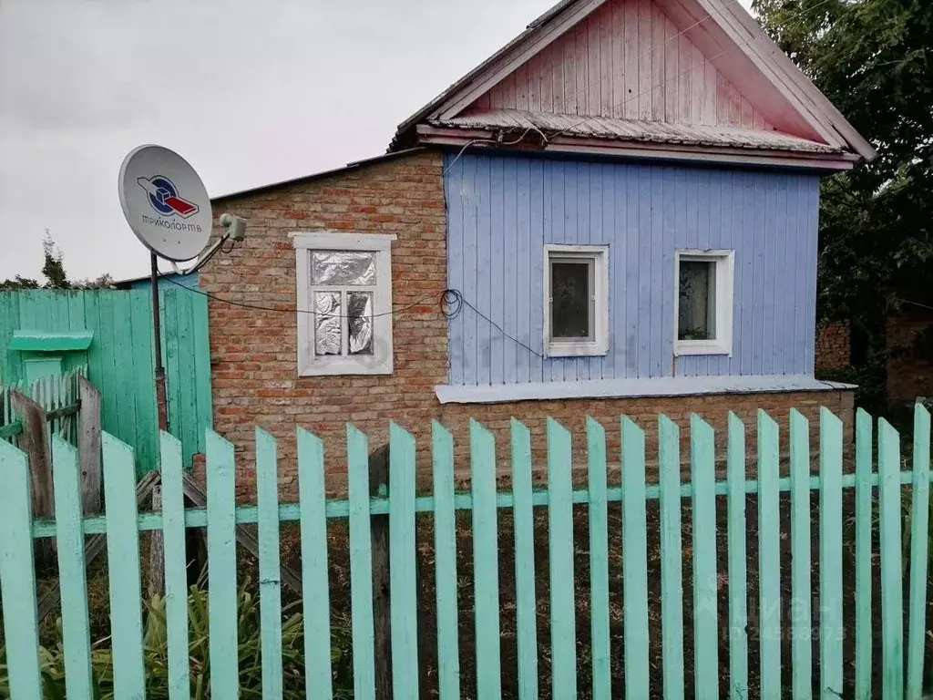 Дом в Саратовская область, Духовницкий район, с. Березовая Лука ул. ... - Фото 0