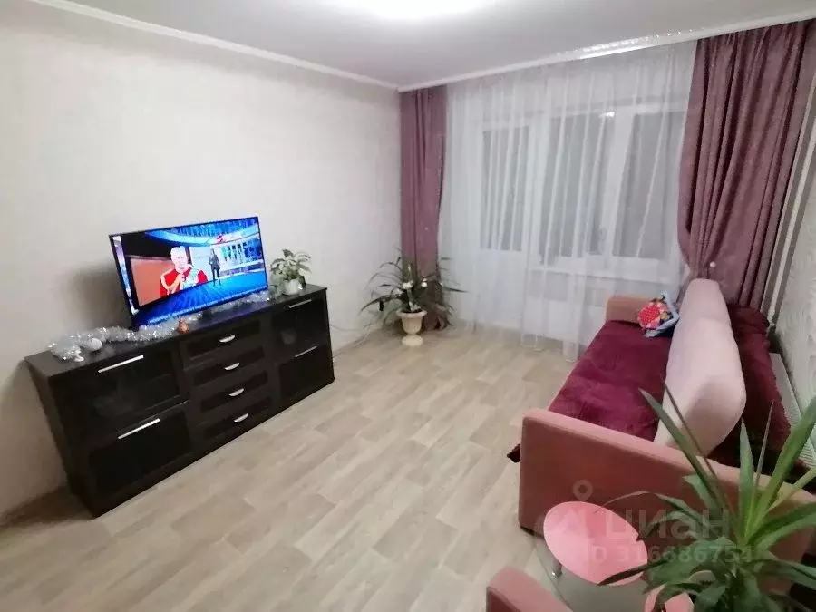 1-к кв. Омская область, Омск ул. Масленникова, 10 (33.0 м) - Фото 0