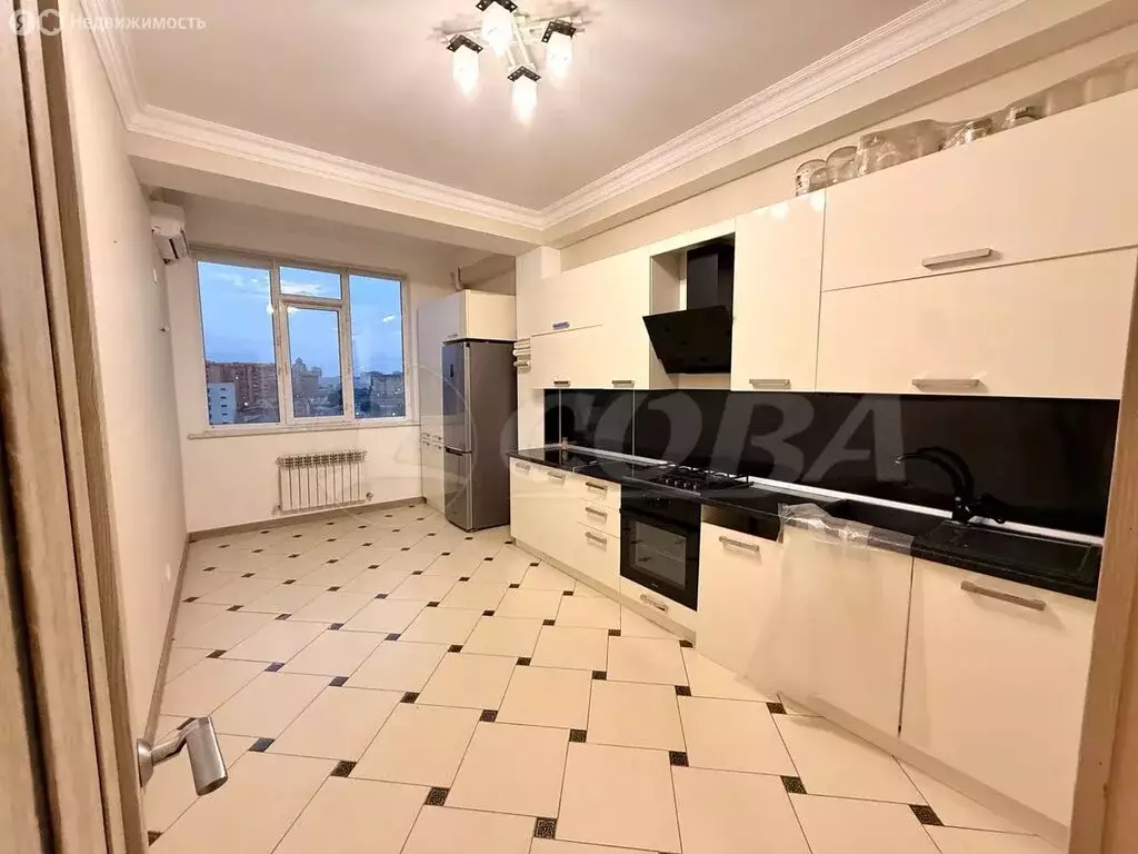 3-комнатная квартира: Махачкала, улица Эльзы Ибрагимовой, 27 (93 м) - Фото 2
