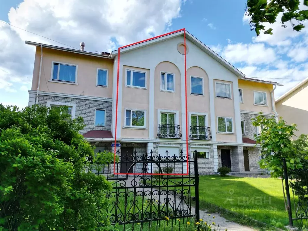 Таунхаус в Карелия, Петрозаводск ул. Еремеева, 42 (253 м) - Фото 0