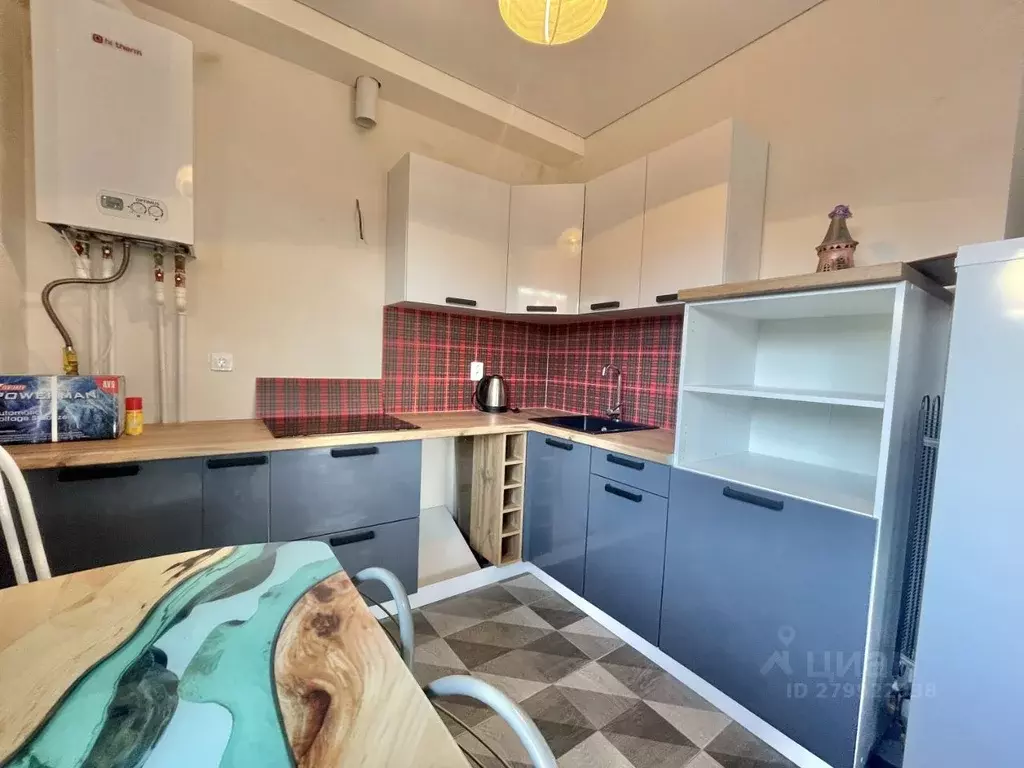 Дом в Адыгея, Тахтамукайский район, Яблоновский пгт Спортивная ул., 9 ... - Фото 1