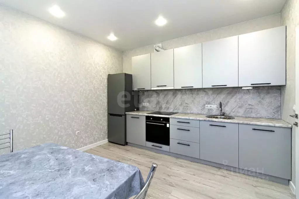 1-к кв. Тюменская область, Тюмень ул. Пожарных и Спасателей, 1 (50.0 ... - Фото 2