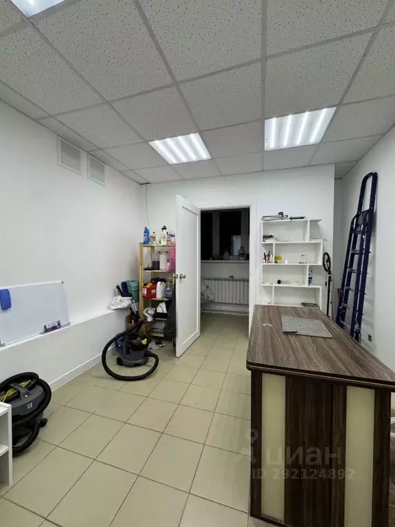 Помещение свободного назначения в Кировская область, Киров ул. ... - Фото 1