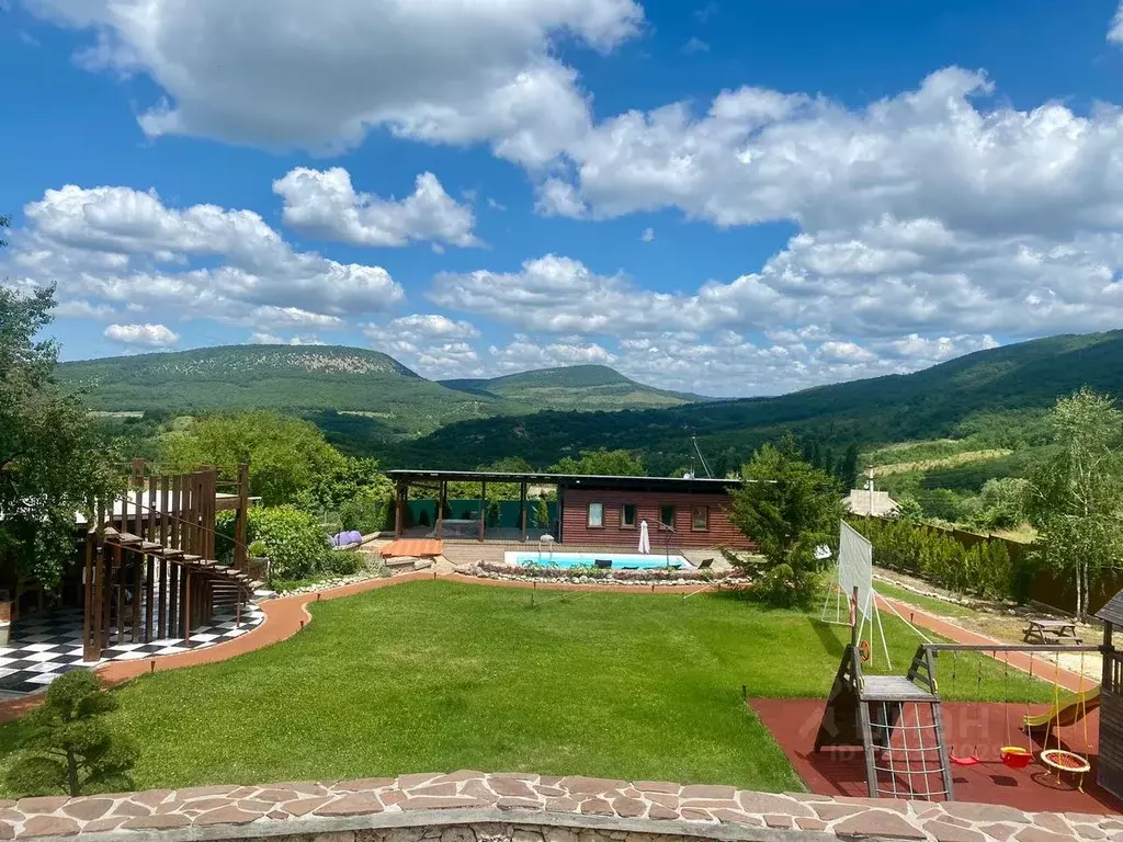 Дом в Крым, Бахчисарайский район, с. Высокое ул. Строителей (250 м) - Фото 2