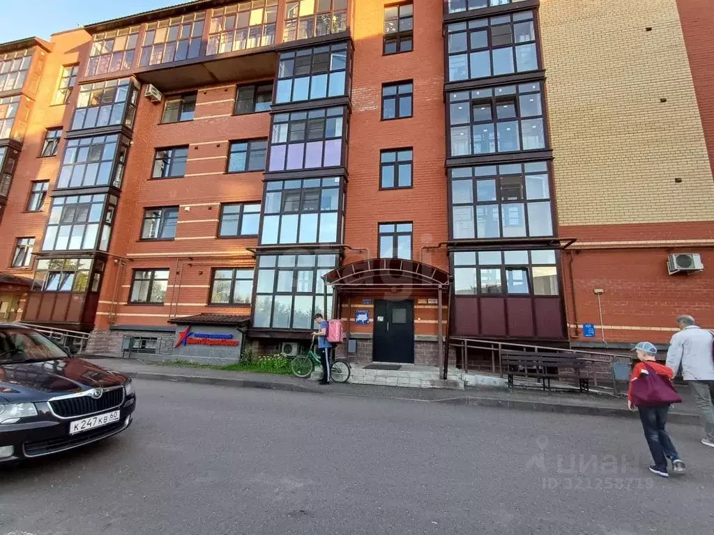 2-к кв. Псковская область, Псков Петровская ул., 4А (69.7 м) - Фото 1