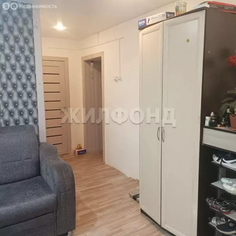 3-комнатная квартира: Кызыл, улица Калинина, 1А (57 м) - Фото 1