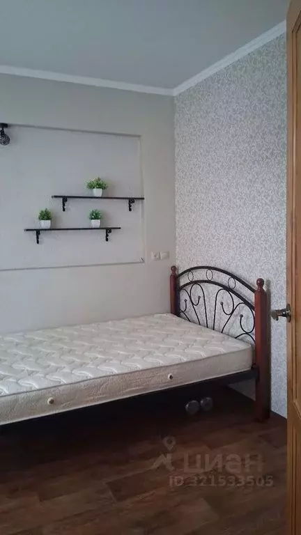 3-к кв. Омская область, Омск Заозерный мкр, ул. Бородина, 48 (60.0 м) - Фото 0