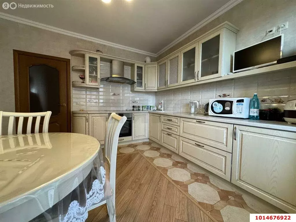 3-комнатная квартира: Краснодар, улица им. Героя Яцкова И.В., 4 (109 ... - Фото 1