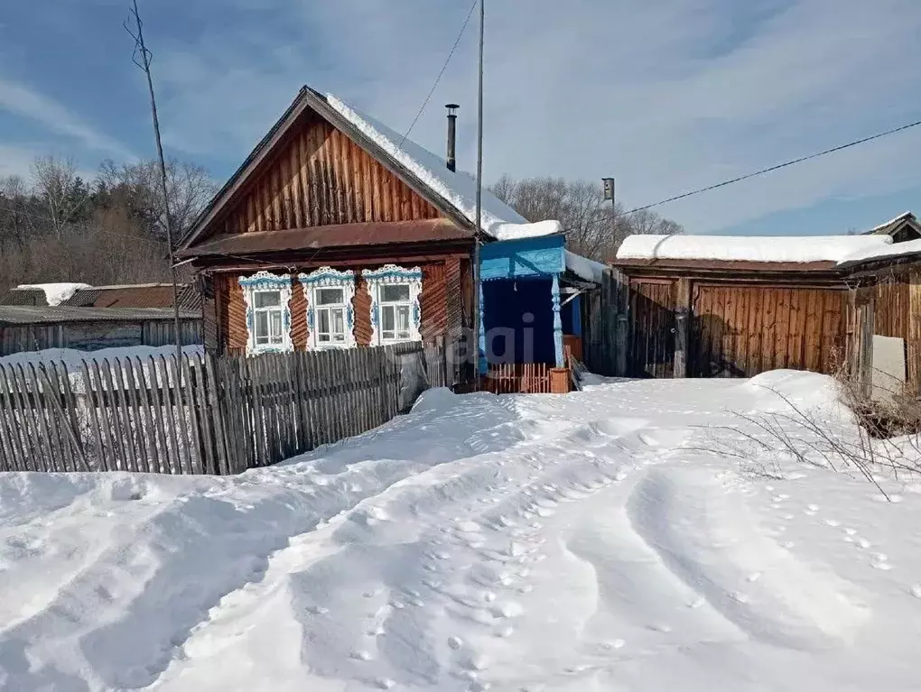 Дом в Ульяновская область, Барышский район, Малохомутерское с/пос, с. ... - Фото 0