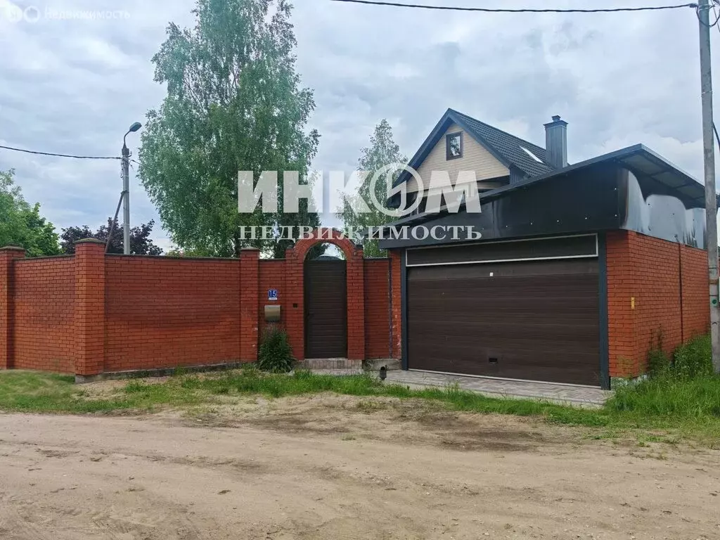 Дом в деревня Корпуса, Октябрьская улица, 15 (201 м) - Фото 1