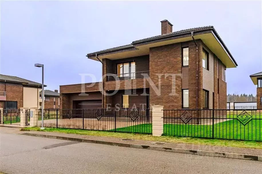 Коттедж в Москва № 103 кв-л,  (353 м) - Фото 1