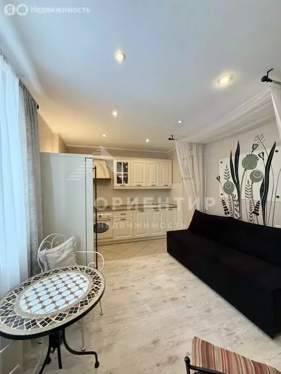 3-комнатная квартира: Екатеринбург, улица Куйбышева, 6 (55.5 м) - Фото 1