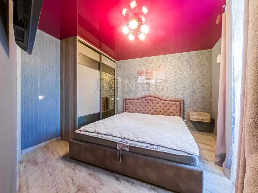 3-к кв. Свердловская область, Екатеринбург ул. Парниковая, 8 (75.5 м) - Фото 1
