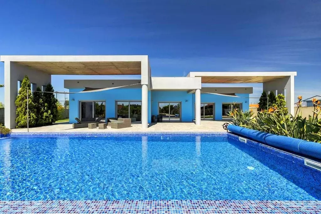 Дом в Краснодарский край, Сириус пгт ул. Щирова (230 м) - Фото 0