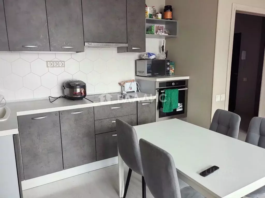 3-к кв. Волгоградская область, Волгоград ул. Шумского, 5 (66.0 м) - Фото 2