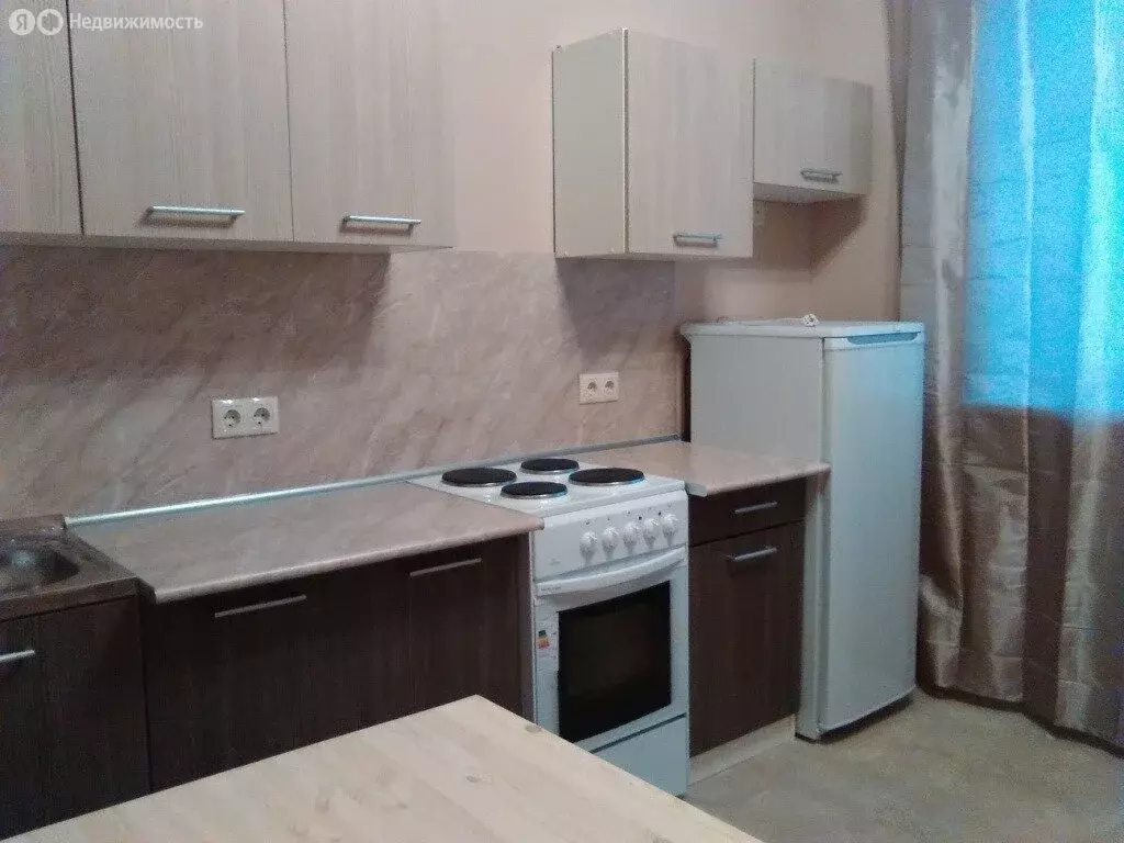1-комнатная квартира: посёлок городского типа Свердловский, улица ... - Фото 1