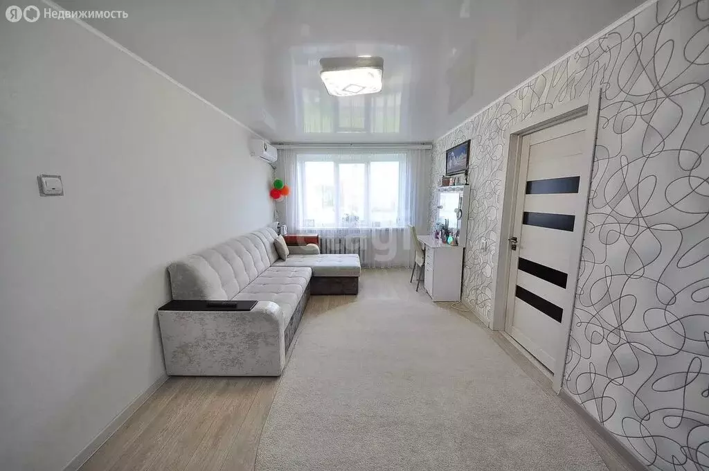 3-комнатная квартира: Салават, улица Калинина, 85 (56.3 м) - Фото 0