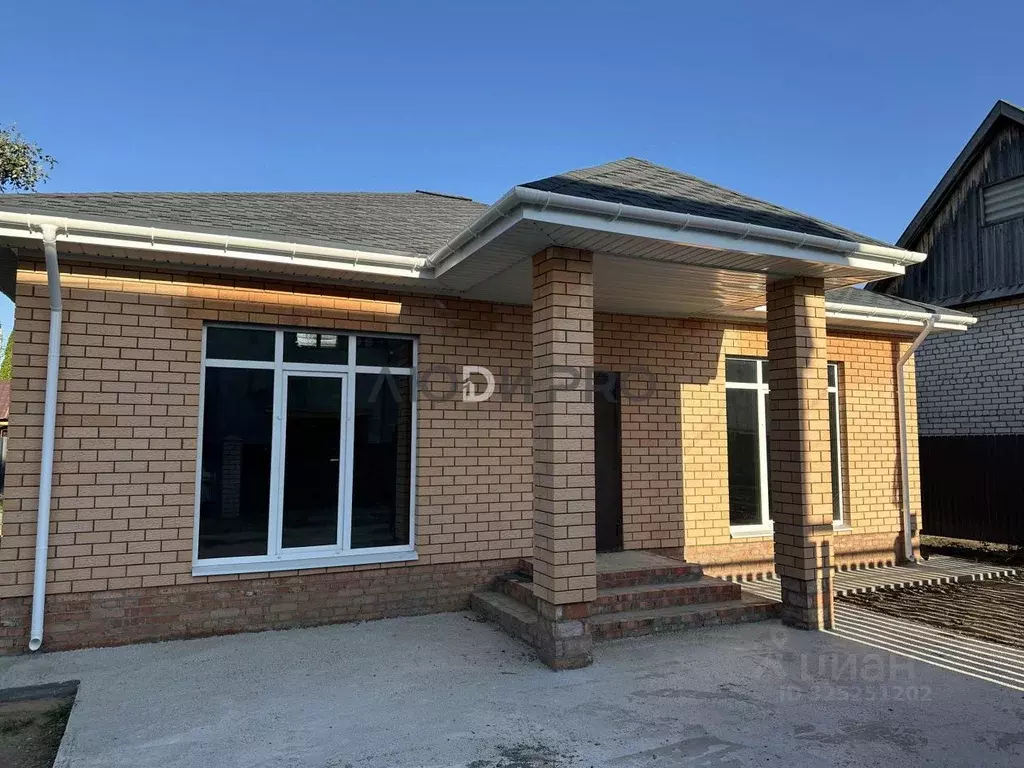 Дом в Саратовская область, Энгельсский район, Красноярское ... - Фото 1