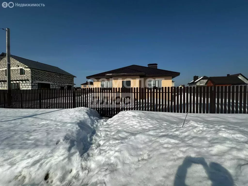 Дом в деревня Калачево, Молодёжная улица, 42 (100 м) - Фото 1