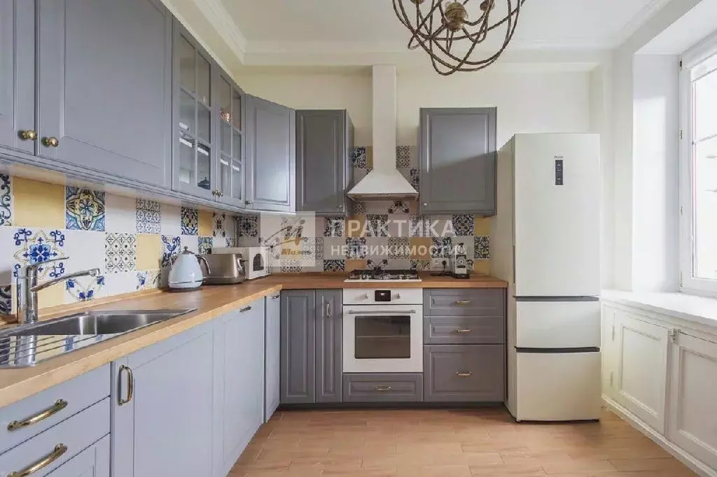 Продается 4-комнатная квартира - Фото 1